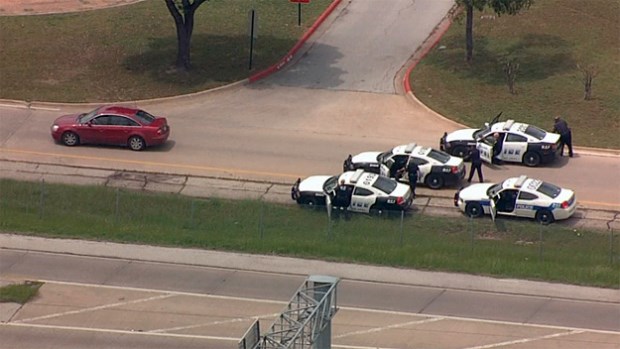 Suspect Dead After Dallas Police Chase And Standoff Cbs19 Tv