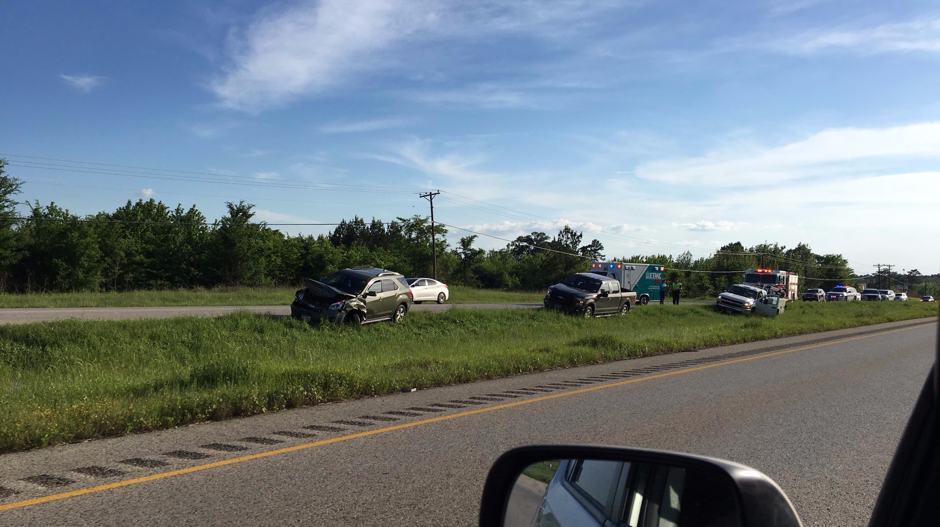 Hwy 271 wreck slows traffic, near UT Health Northeast cbs19.tv